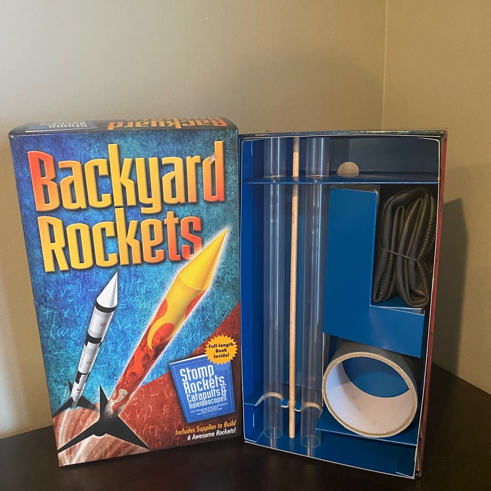 Backyard Rockets Kit - Picture 2 of 3